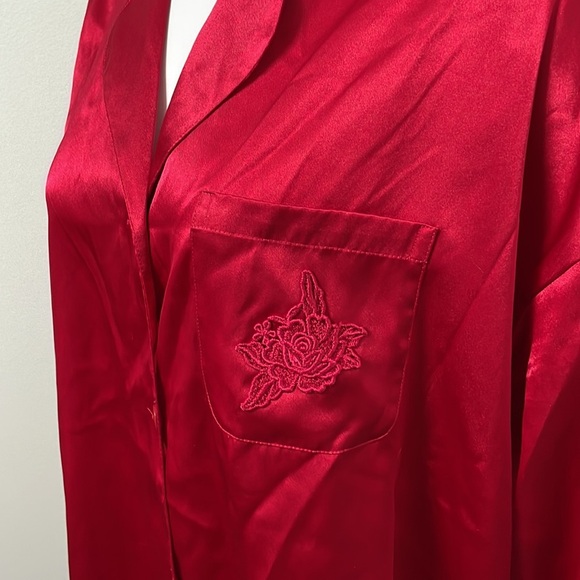 Victoria’s Secret Vintage Cherry Red Satin Nightshirt size large - Picture 3 of 5